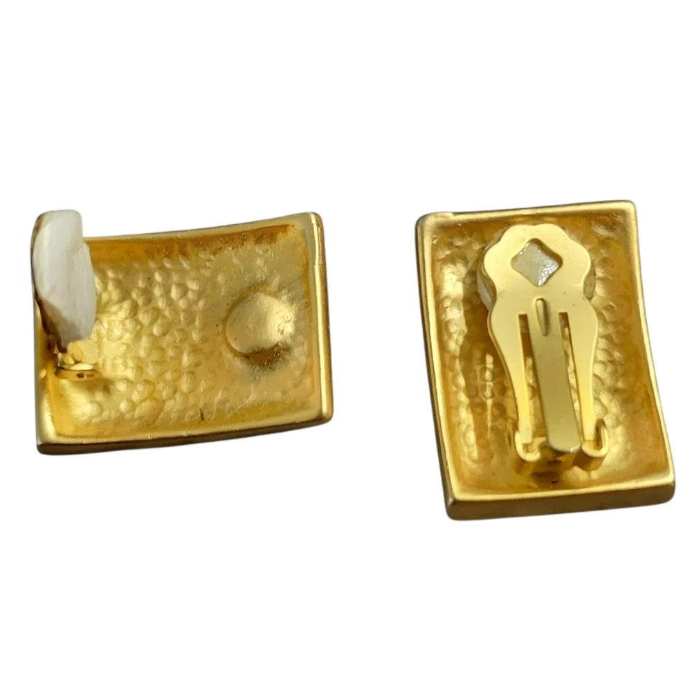 Vintage Goldtone Clip On Earrings
